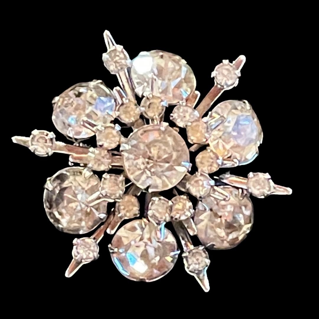 Vintage Snowflake Rhinestone Pin (1 of 1)