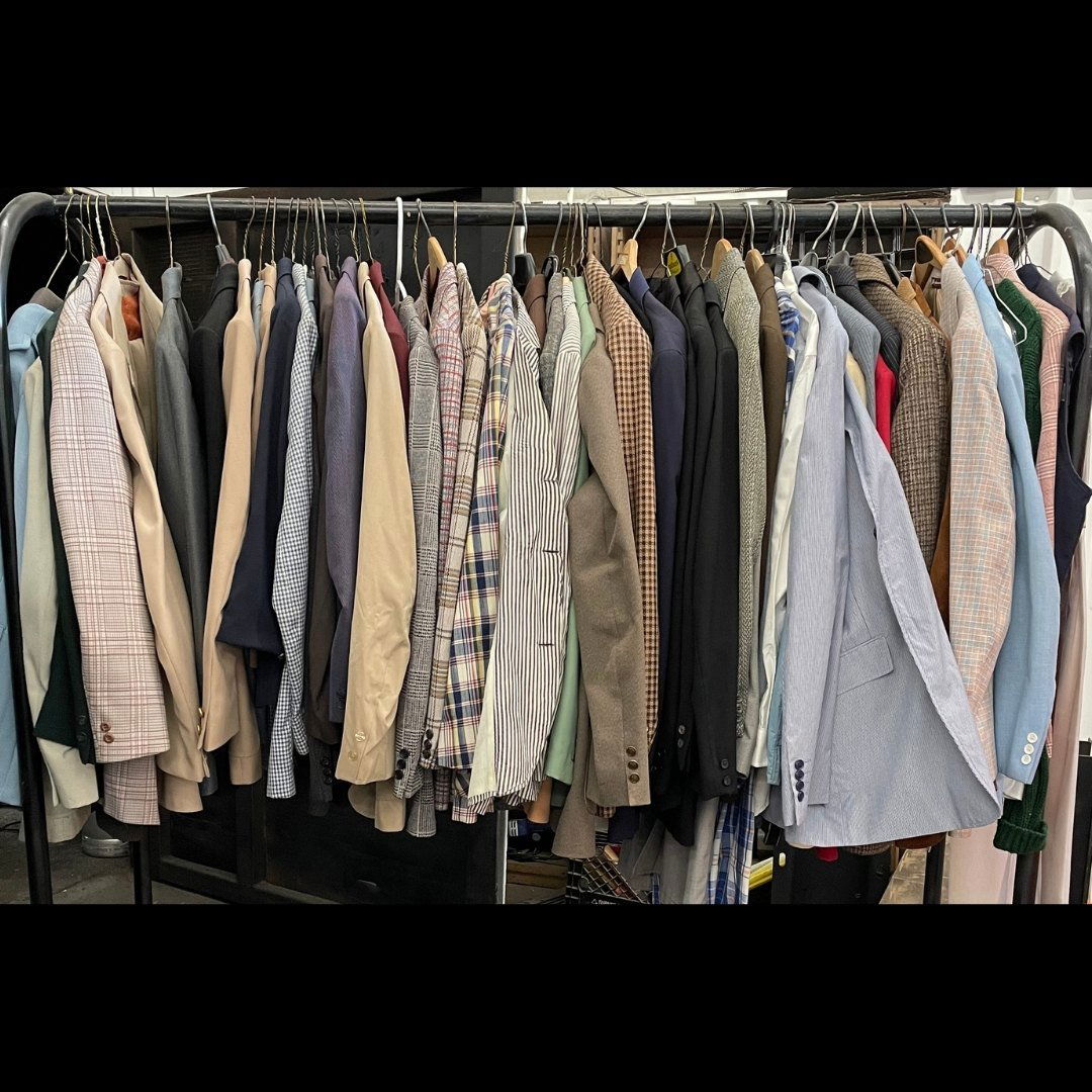 Lot of 50 Vintage Mens Suits (1 of 4)