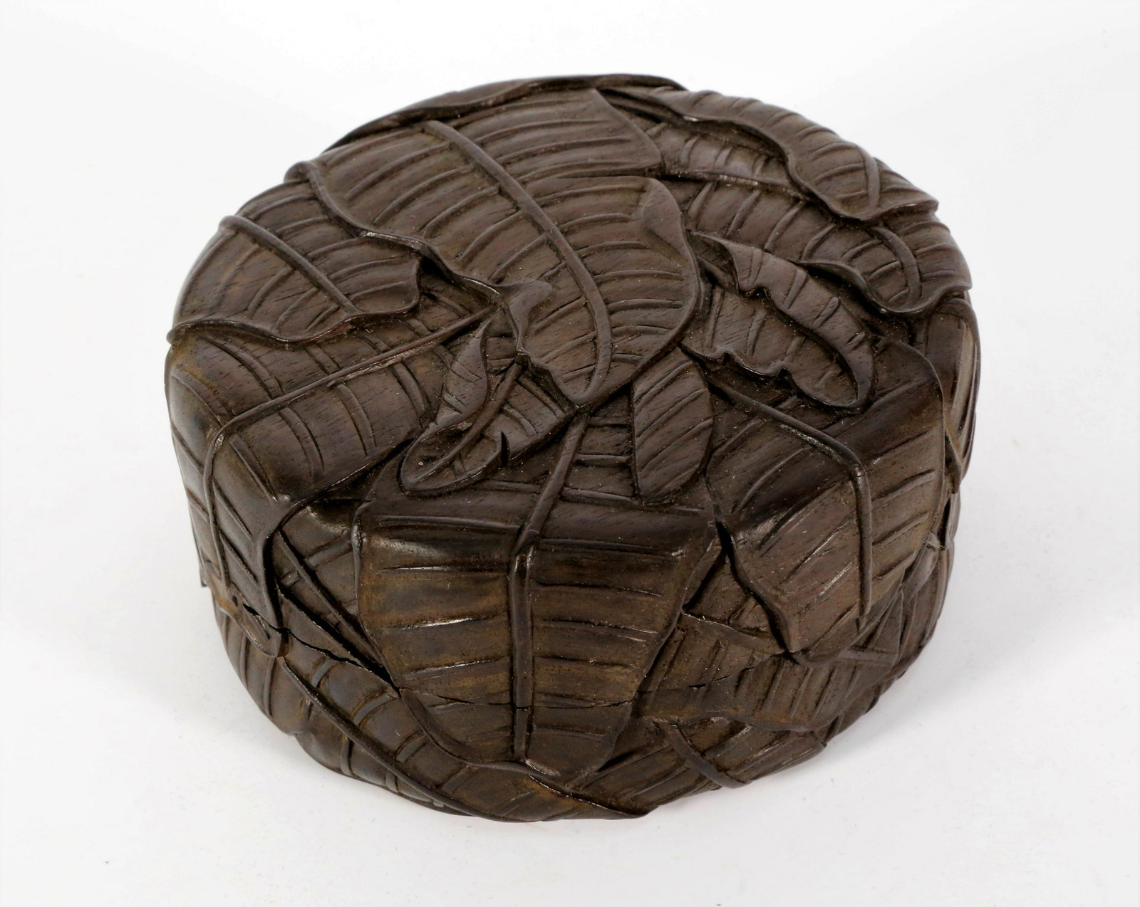 A Zitanwood 'Banana Leaf' Box: A Zitanwood 'Banana Leaf' Box.Size:10.5cmx5cm