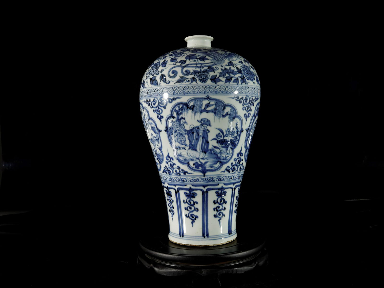 A Blue and White 'Landscape Painting' Vase (1 of 9)