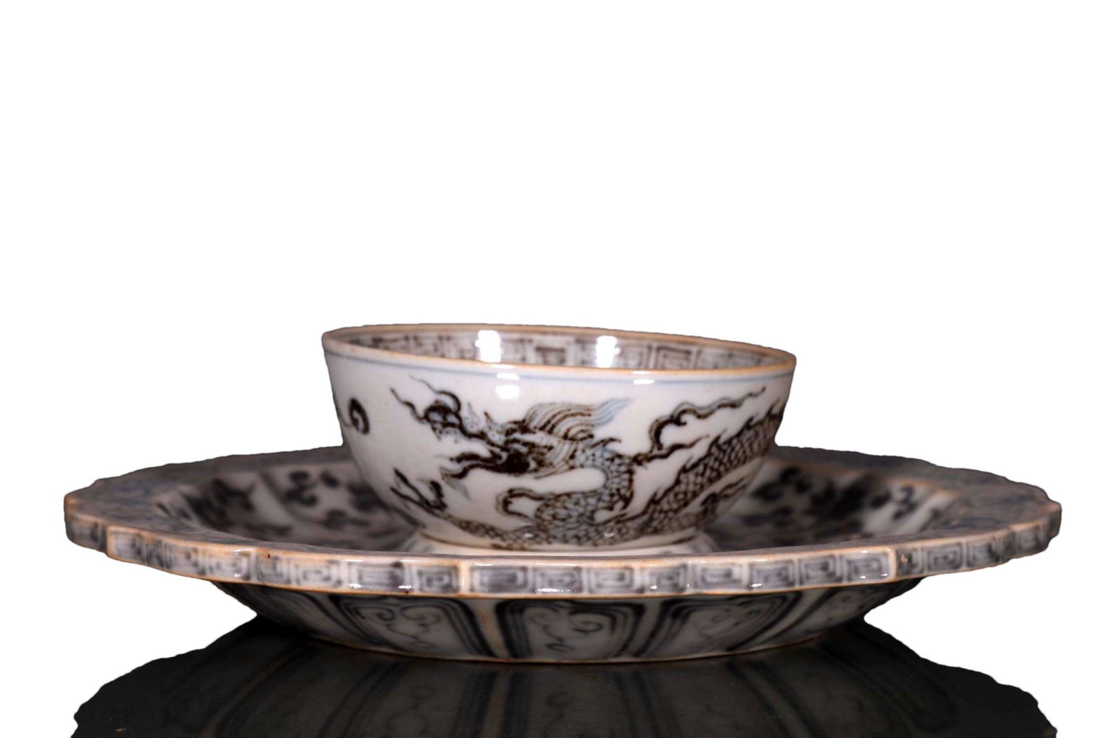 A Delicate Blue And White "Interlocking Branch" Flower Tea-calix (1 of 8)