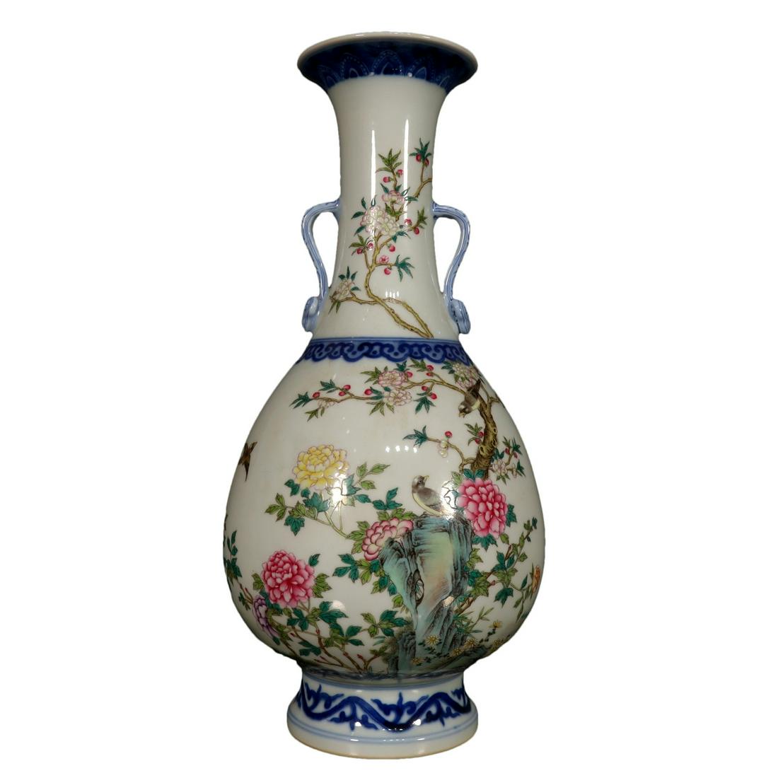 A Fine Blue And White Famille-Rose Flower& Bird Vase (1 of 12)