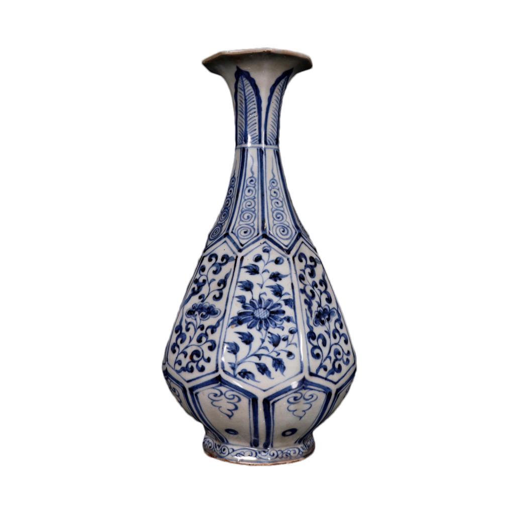 A Lovely Blue And White Folding Branch Octagonal Pear-shaped Vase (1 of 8)