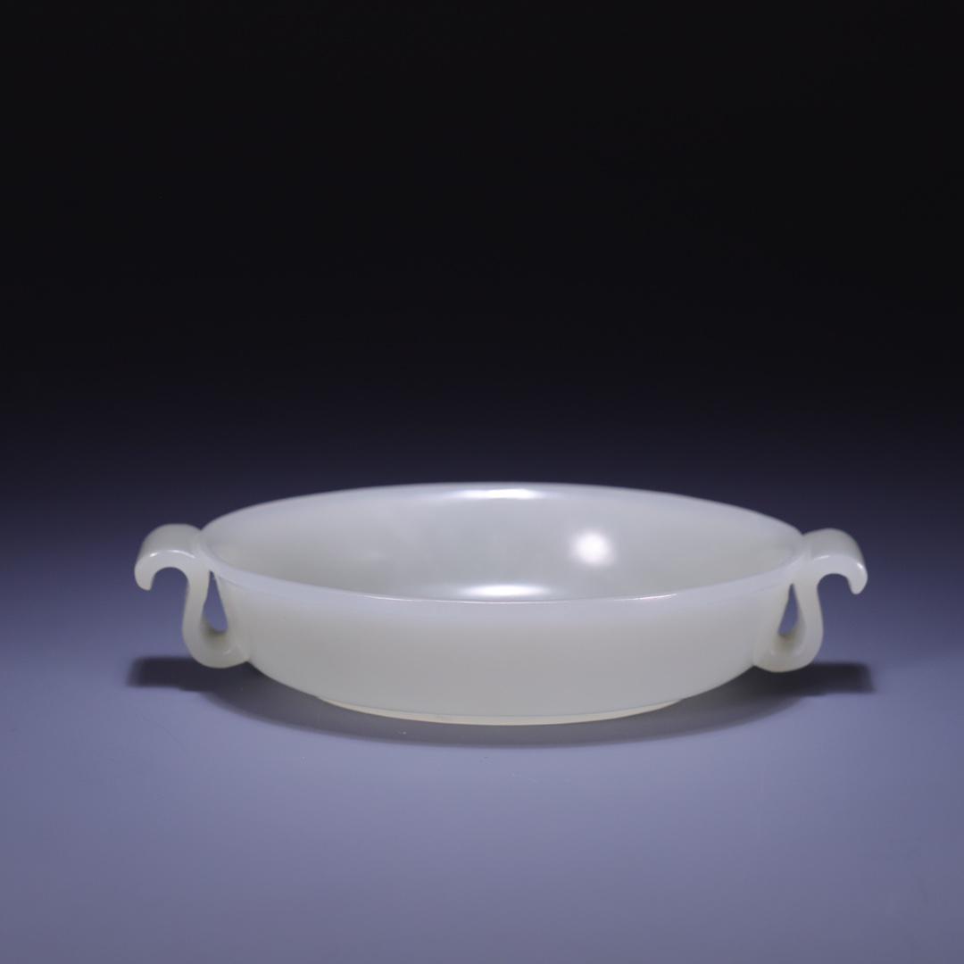 An Ellipse Hetian Jade Brushwasher (1 of 9)
