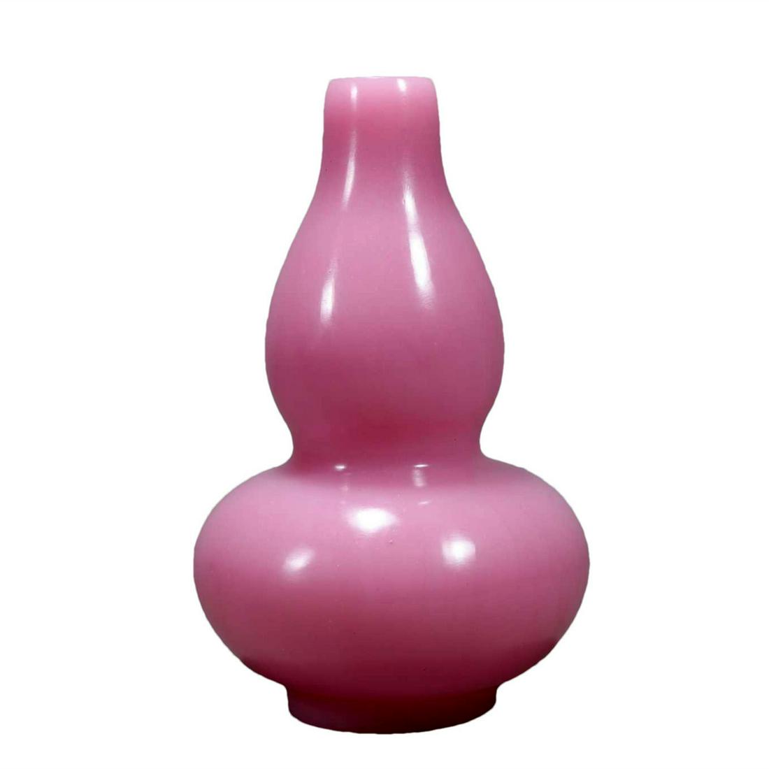 A Pink Glass Gourd-Form Vase (1 of 5)