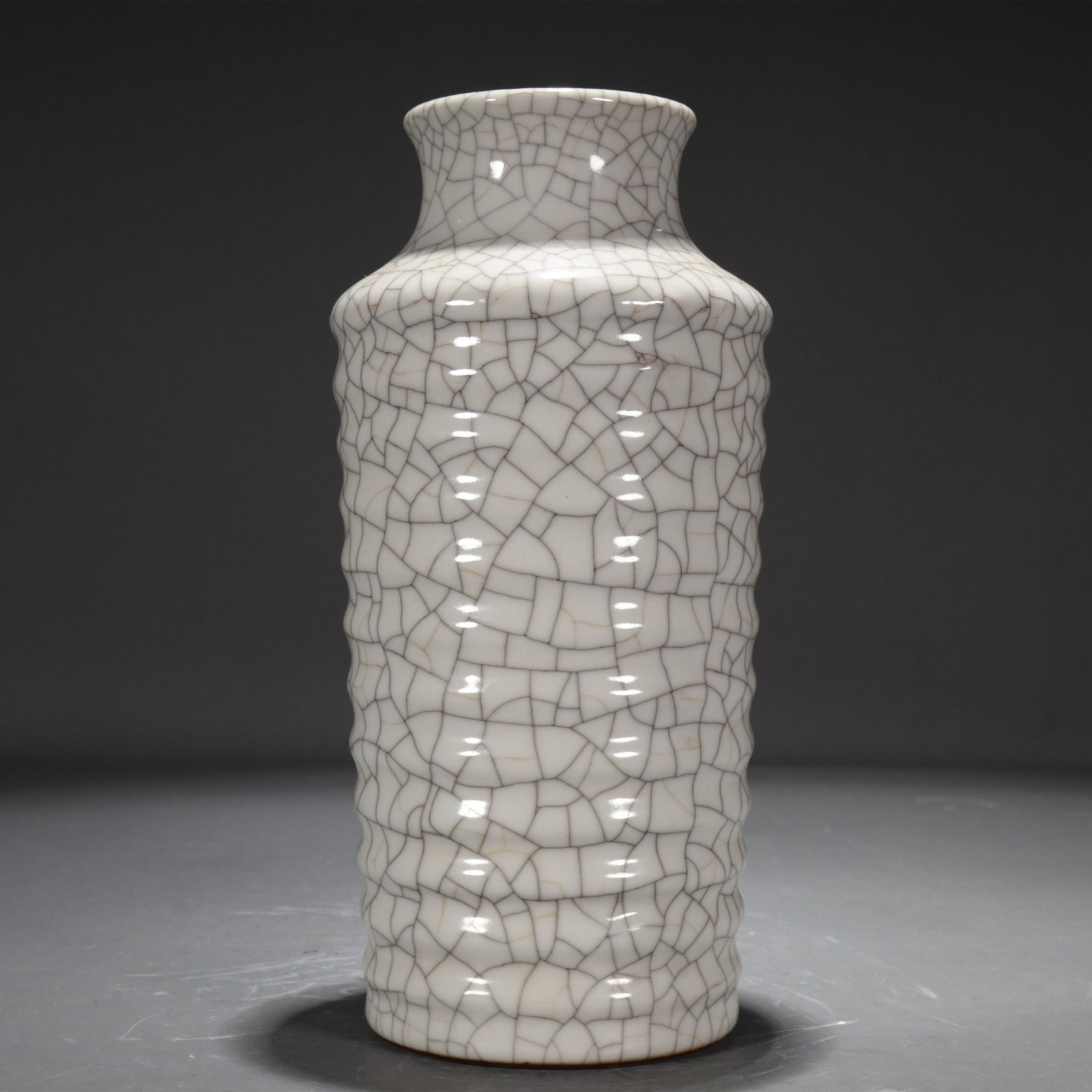 A Ge-Type Vase (1 of 6)