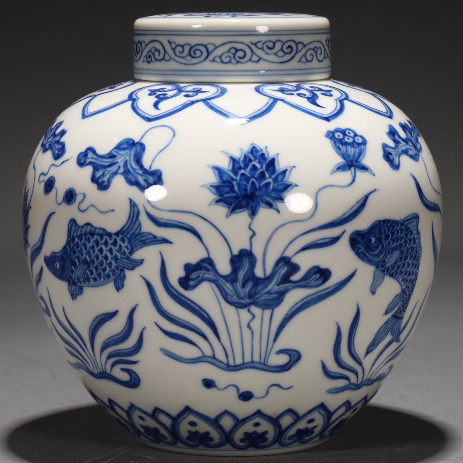 A Blue And White 'Fish& Seaweed' Jar And Cover (1 of 9)