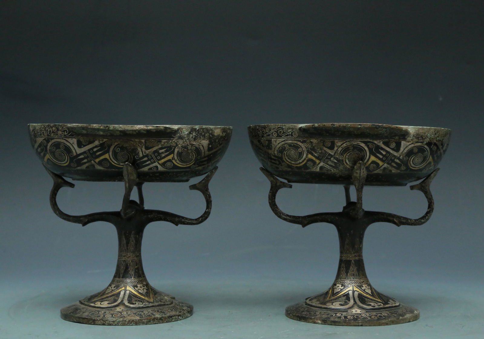 A Pair Of Wonderful Bronze Gold& Silver-Inlaid Cups (1 of 8)