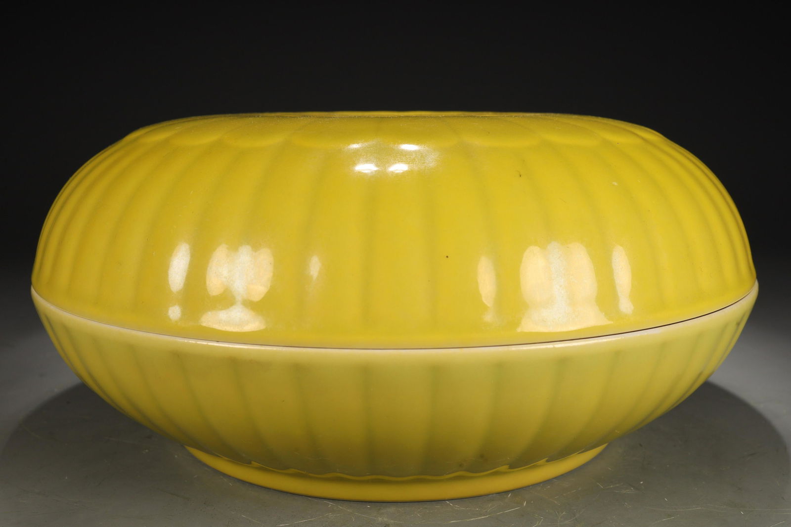 An Exquisite Yellow-Glazed Melon-Ridged Box And Cover (1 of 7)