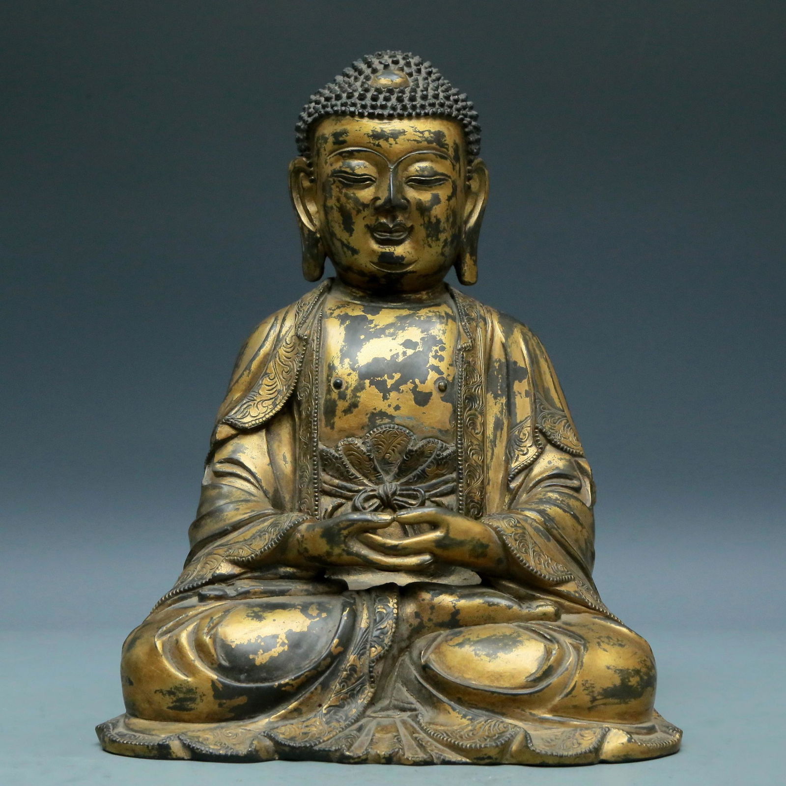 An Exquisite Gilt-Bronze Figure Of Buddha Shakyamuni (1 of 8)