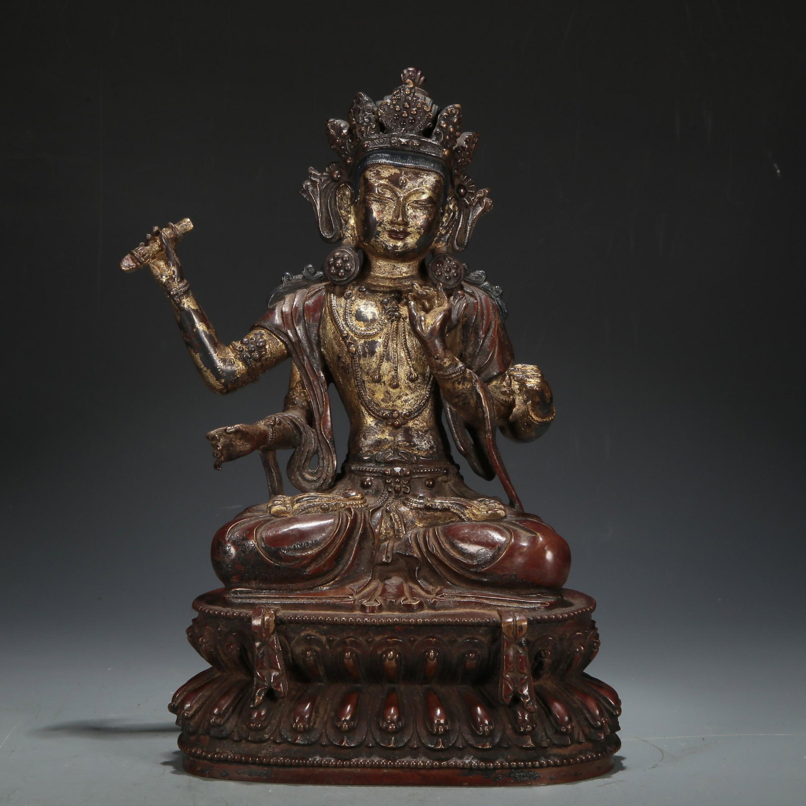 A Gilt-Bronze Figure Of Four-Armed Avalokiteshvara (1 of 7)