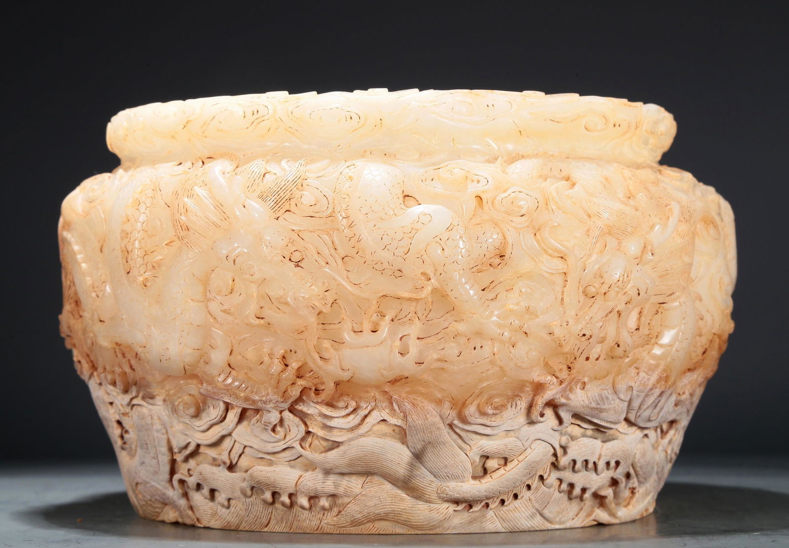 A Wonderful White Jade 'Auspicious Cloud& Dragon' Jar (1 of 8)