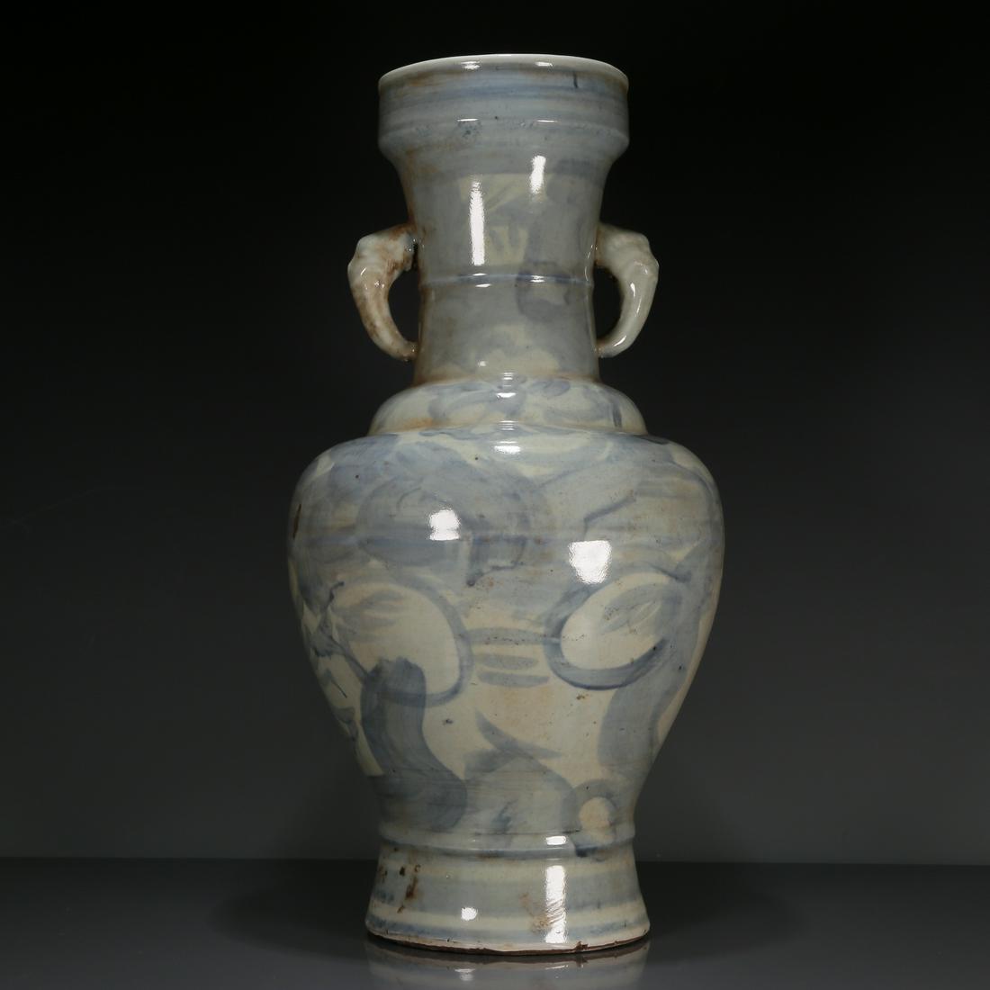 A Brilliant Blue And White 'Flower' Vase (1 of 9)