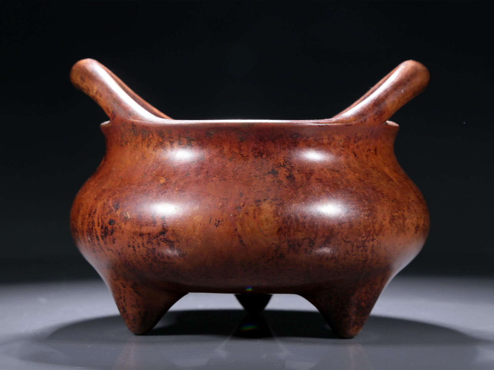 An Archaic Bronze Tripod Censer (1 of 6)