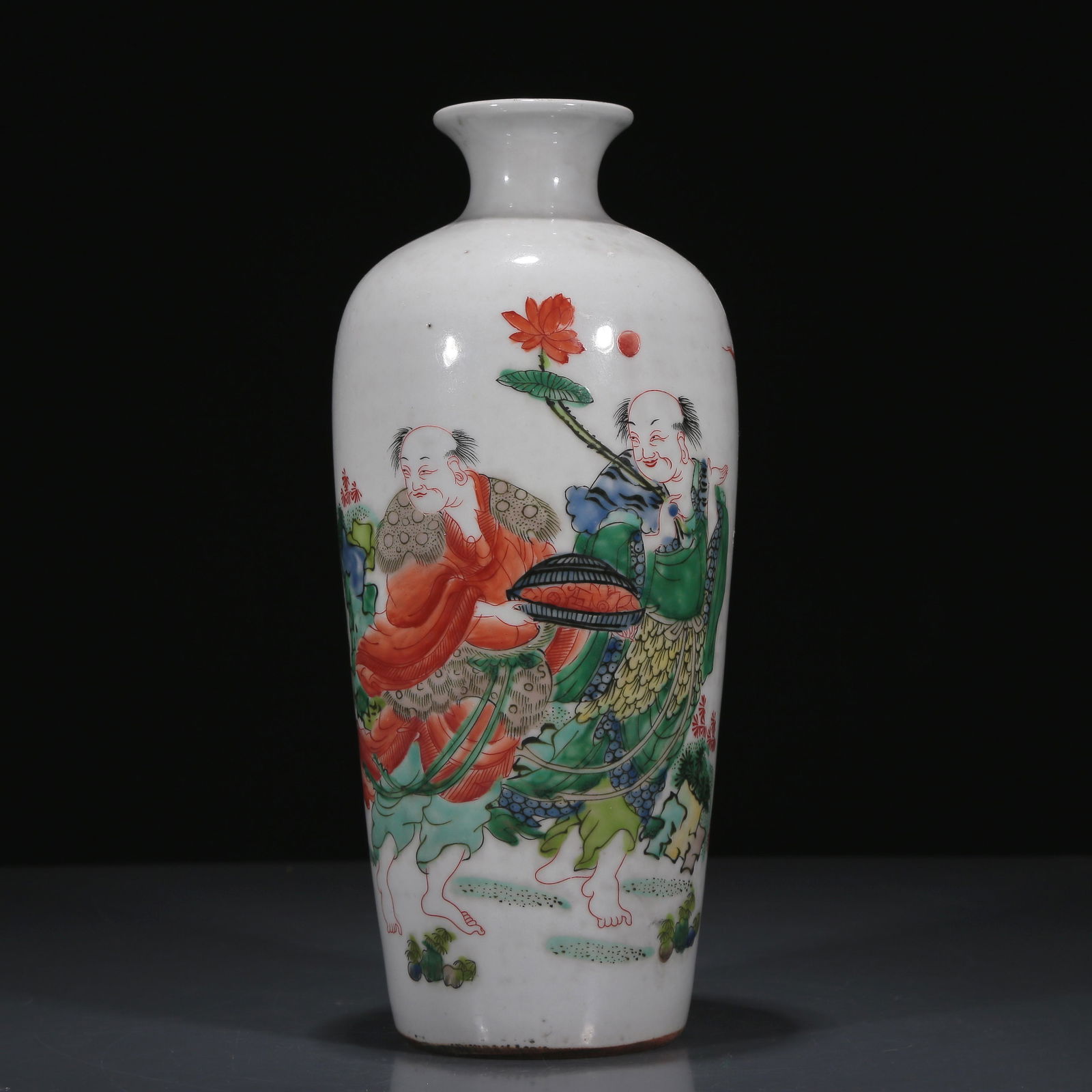 A Marvelous Wucai 'Figure' Vase (1 of 8)