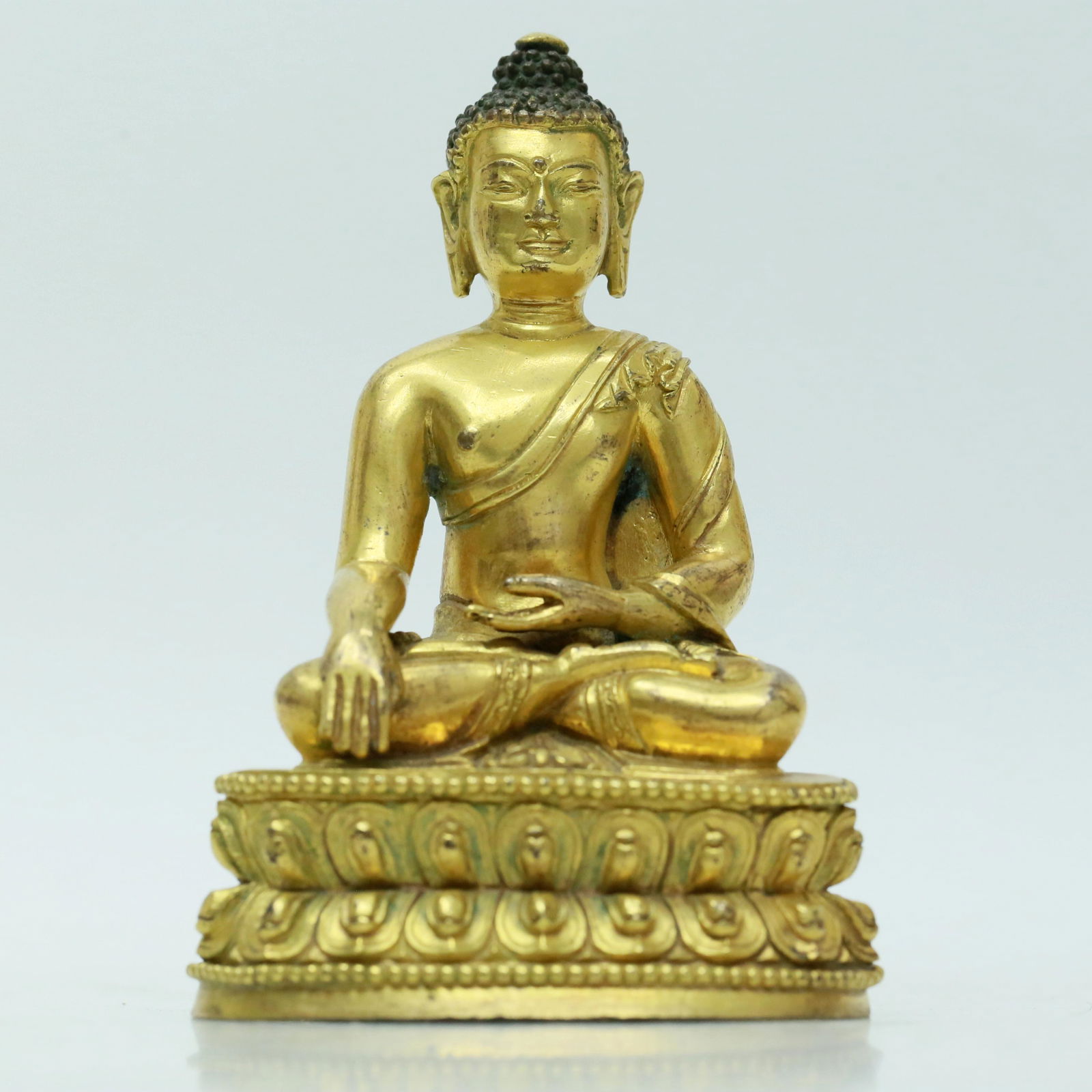 A Fabulous Gilt-Bronze Figure Of Buddha Shakyamuni (1 of 5)