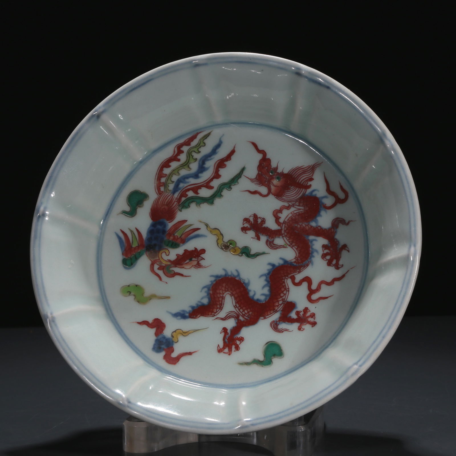 A Fine Wucai 'Dragon& Phoenix' Dish (1 of 12)