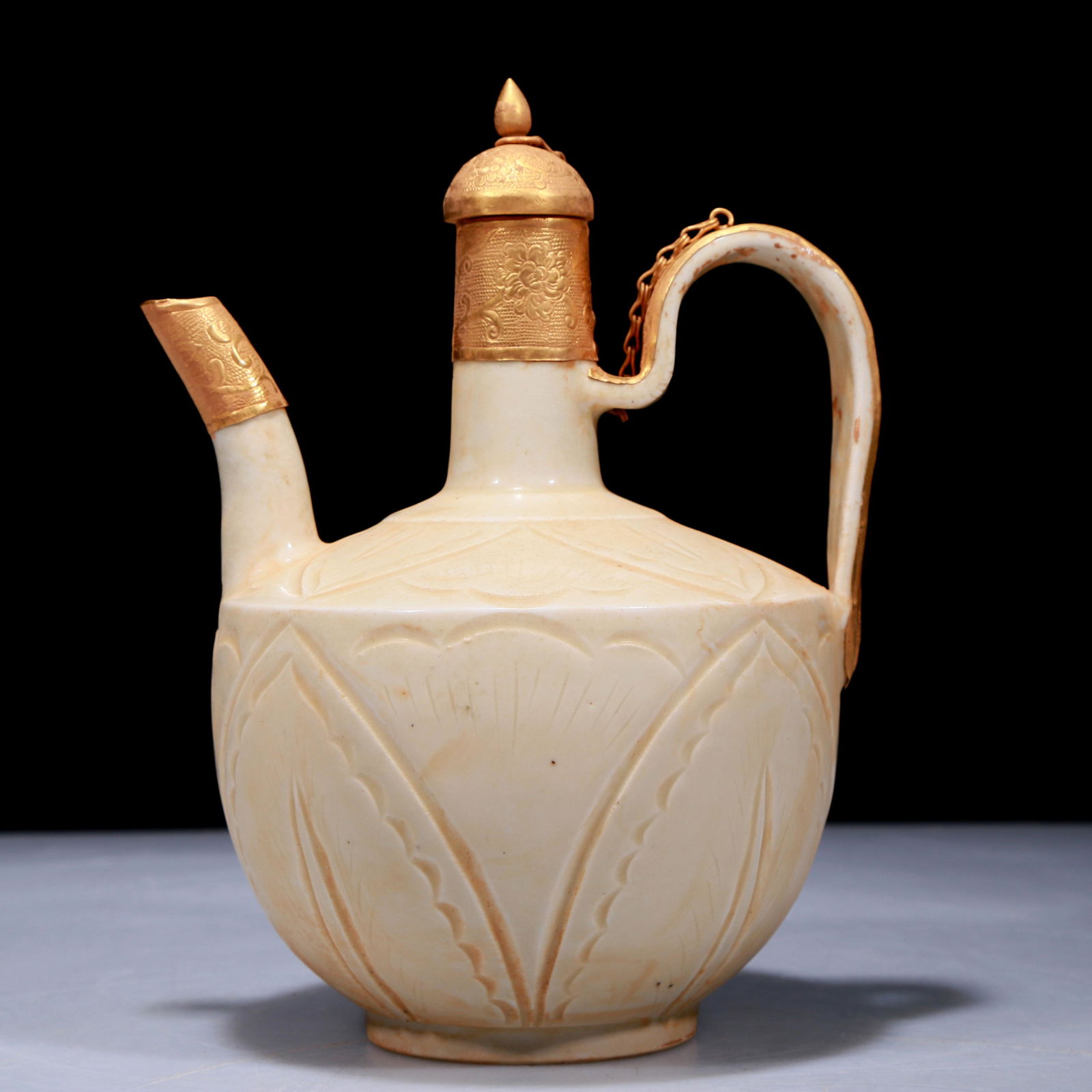 A Gorgeous Dingyao Gold-Mounted 'Flower' Ewer (1 of 9)