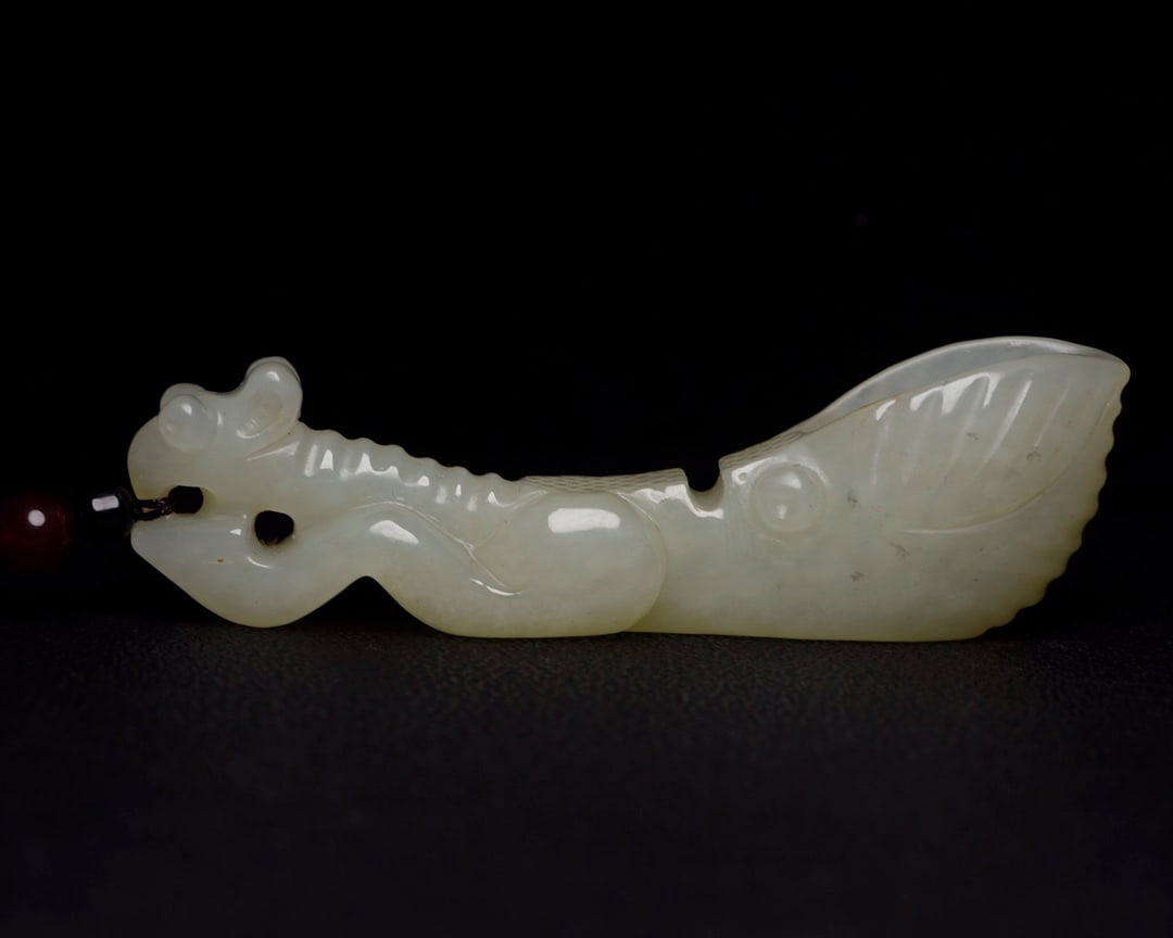  An exquisite hetian Jade Mantis Ornament (1 of 8)