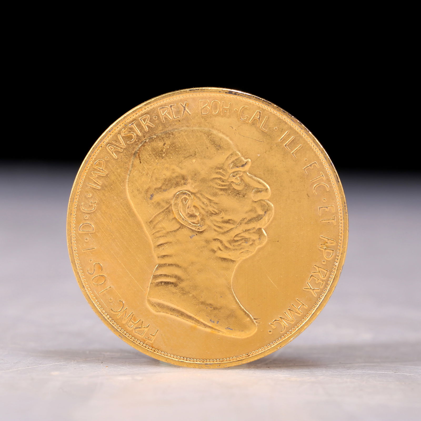 An exquisite gold coin: A fine gold coin, 1908. Touching this gold coin, you can feel its heavy weight, as if it carries the weight of time. It exudes an ancient atmosphere, evoking people's thoughts and imaginations about t