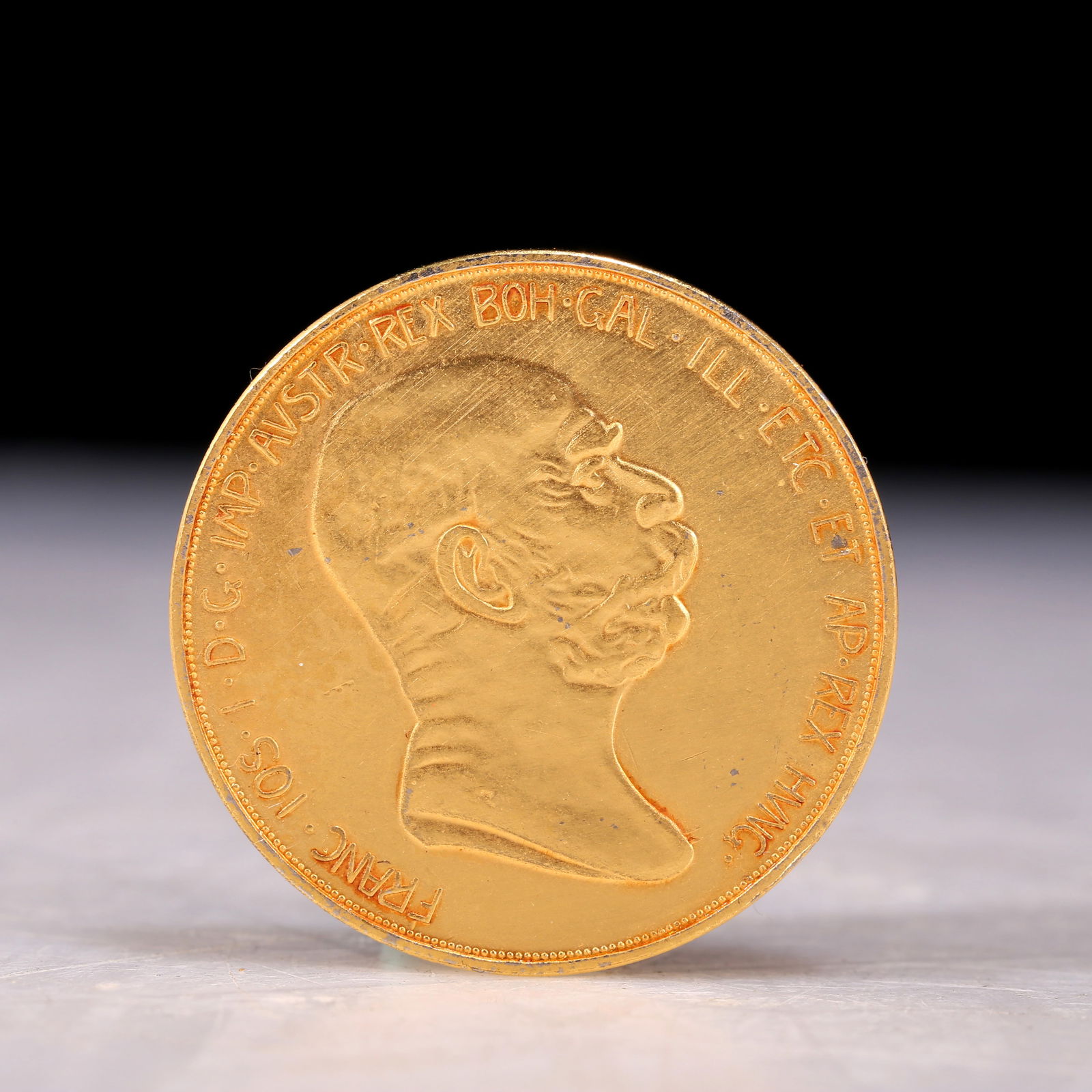 An exquisite gold coin: A fine gold coin, 1908. Touching this gold coin, you can feel its heavy weight, as if it carries the weight of time. It exudes an ancient atmosphere, evoking people's thoughts and imaginations about t