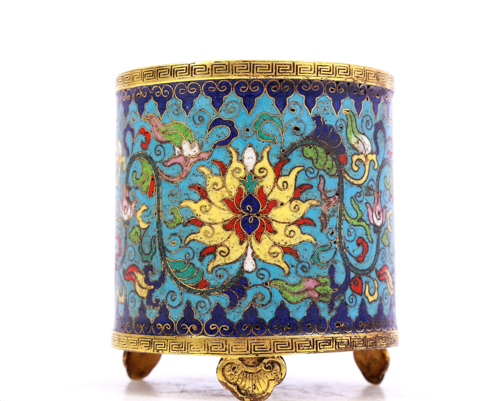 Wonderful Cloisonne 'Flower' Censer: A Wonderful Cloisonne 'Flower' Censer. Enameled with polychrome patterns, all reserved on a bright turquoise ground. Chinese Qing Dynasty. Qianlong Four-Character Mark. Size:15.4cmx4cm. Weight:406g &#