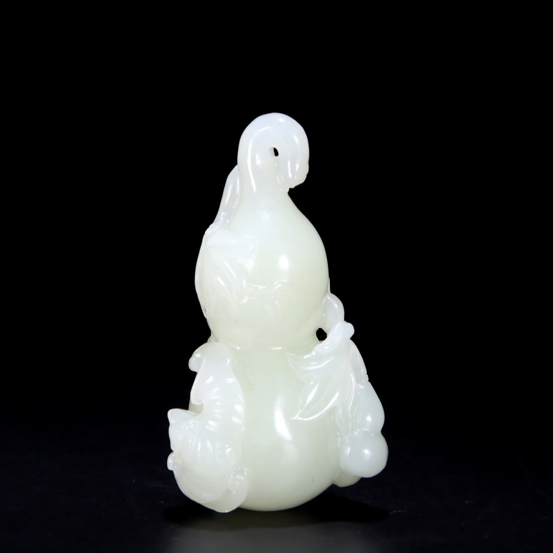 An Exquisite White Jade Gourd Pattern Ornament (1 of 9)