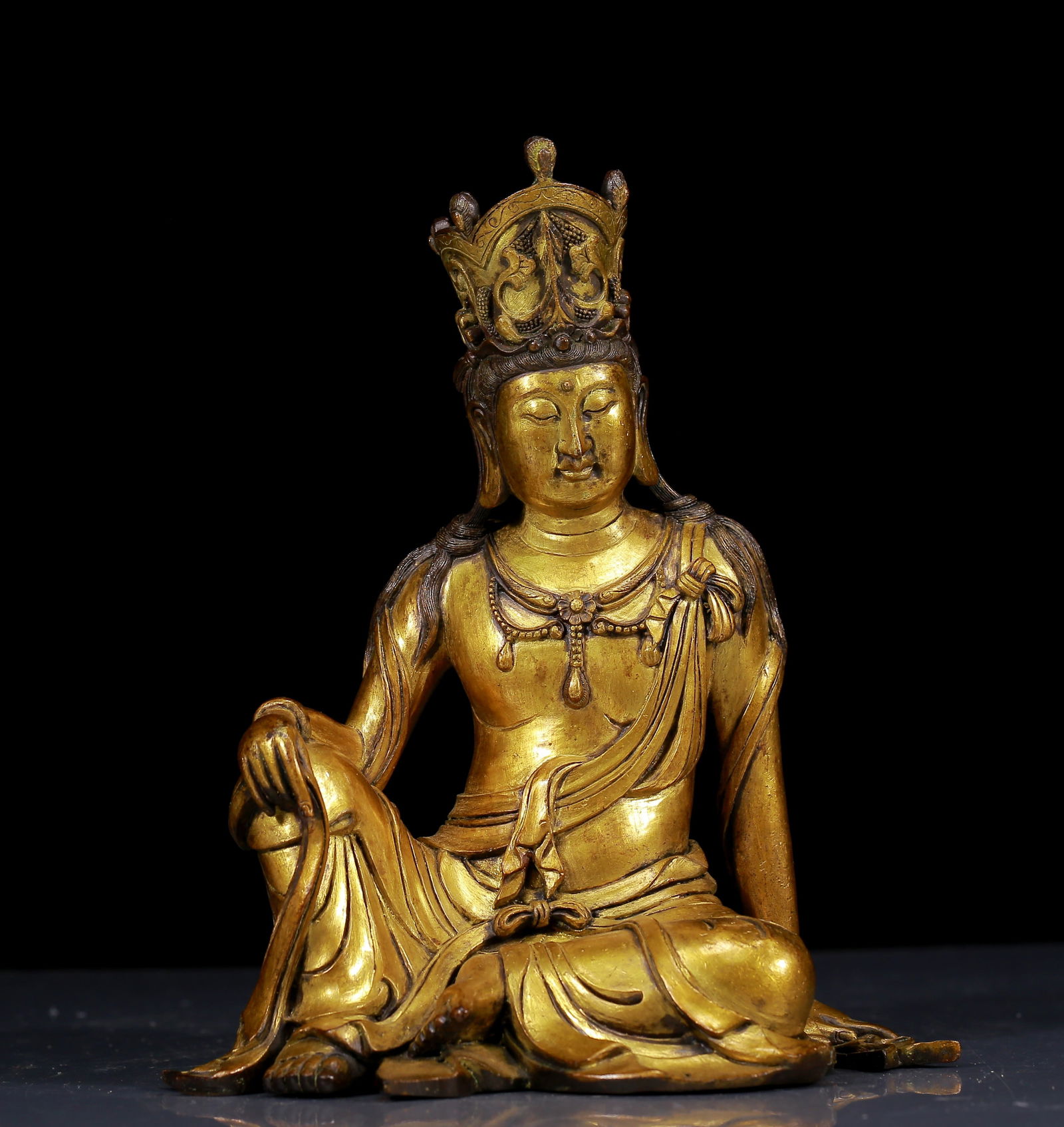 A Solemn Gilt Bronze Statue of Avalokitesvara (1 of 9)