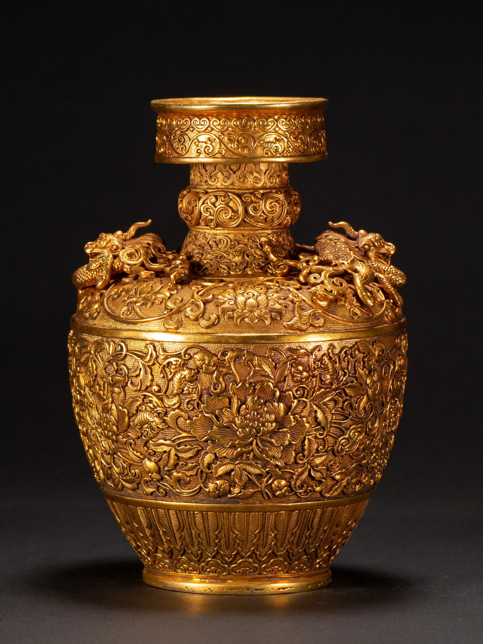 An Exquisite,Lotus Pattern,Gilt Bronze,Dragon Pattern,Vase (1 of 10)