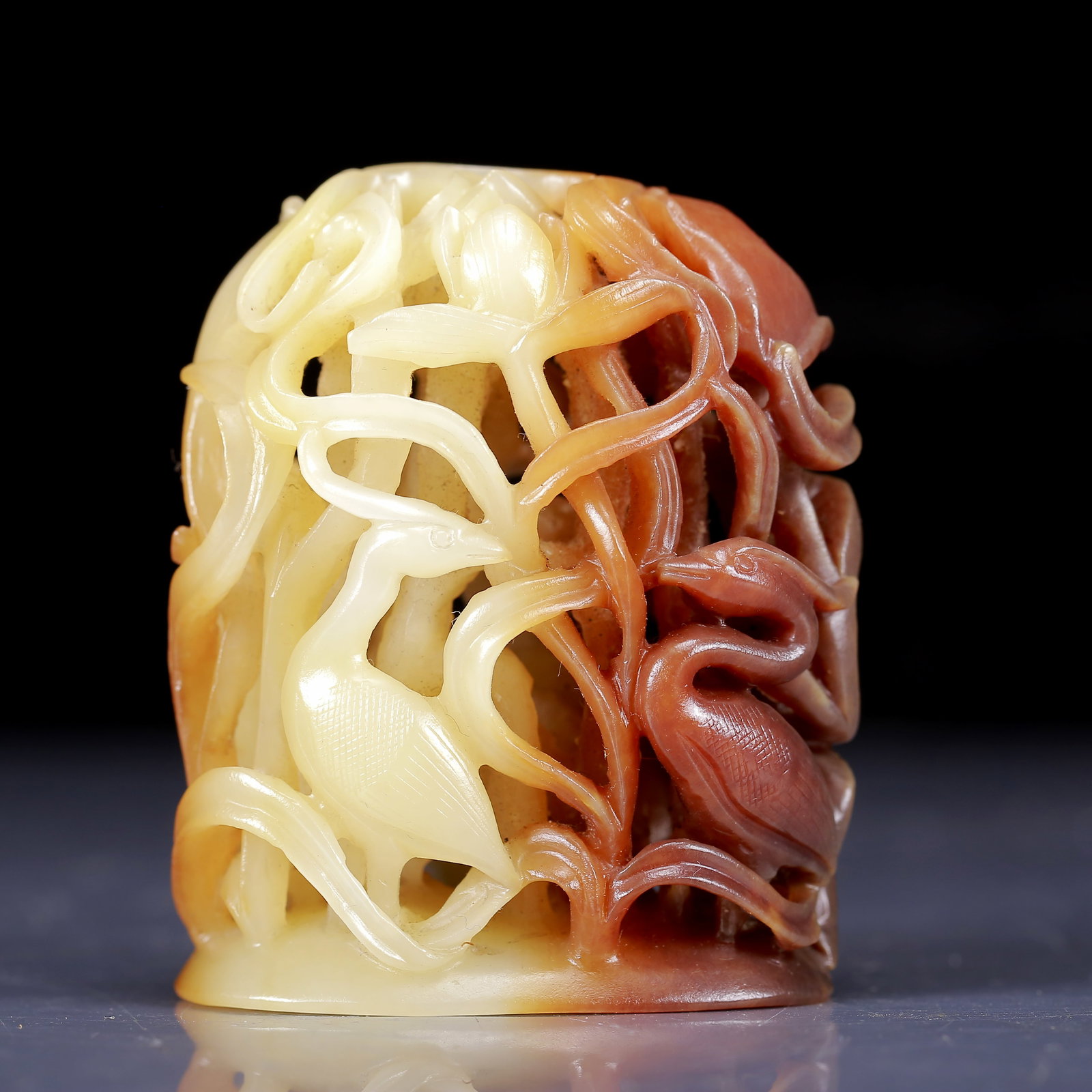 An Exquisite White Jade  Crane Pattern Ornament  (1 of 8)