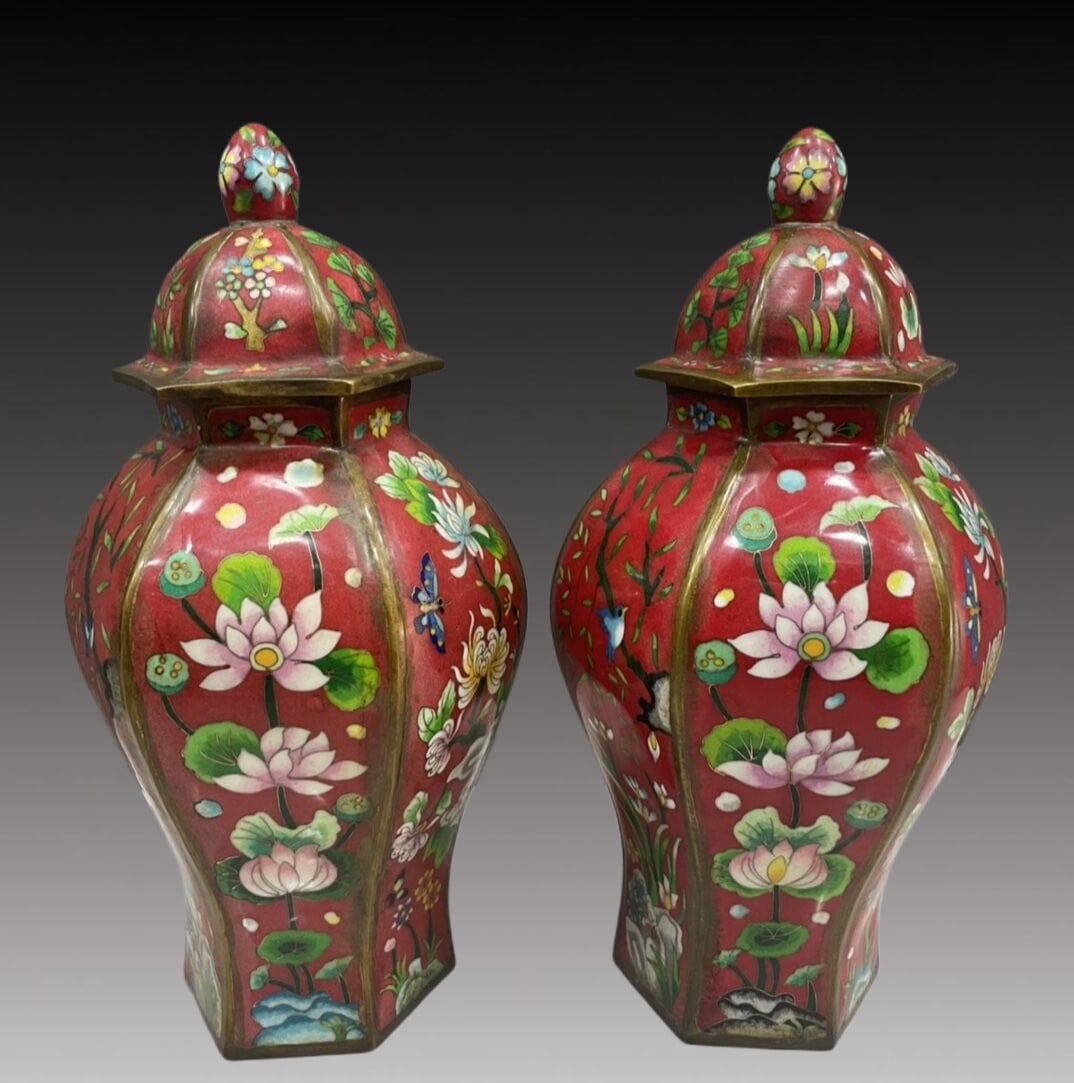 A Pair of Fine Gilt Bronze Cloisonne Flower and Bird Pattern Jar with Cover (1 of 9)