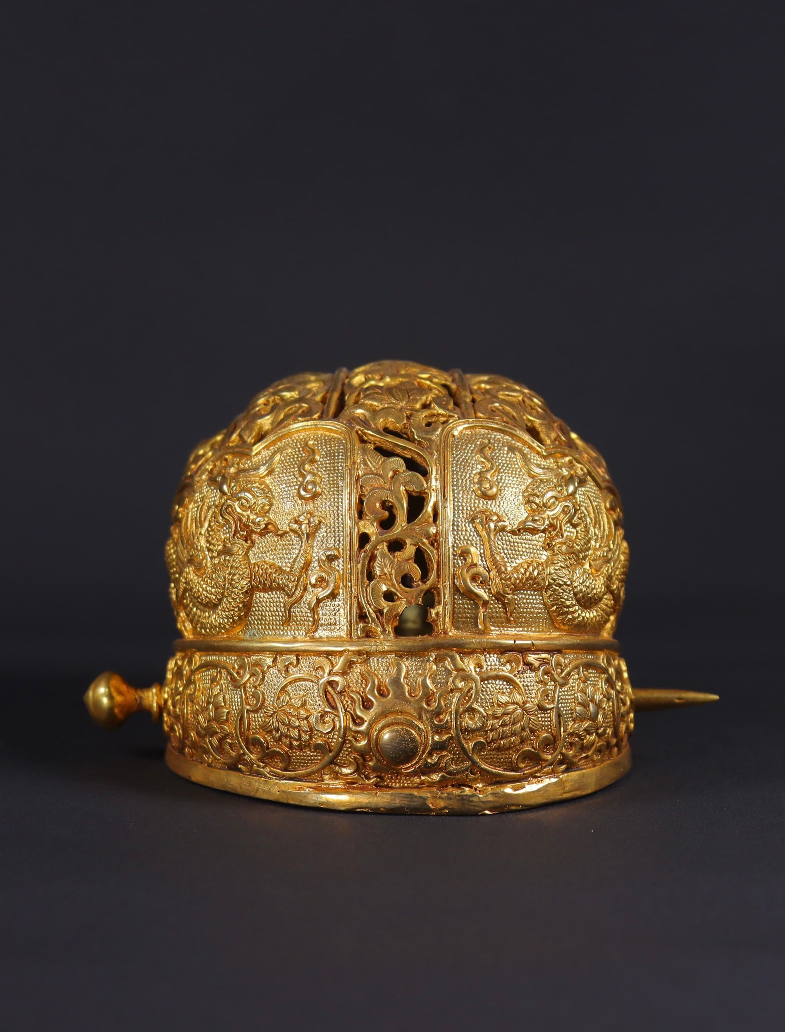 A Exquisite Gilt Bronze Dragon Pattern Hat  (1 of 10)