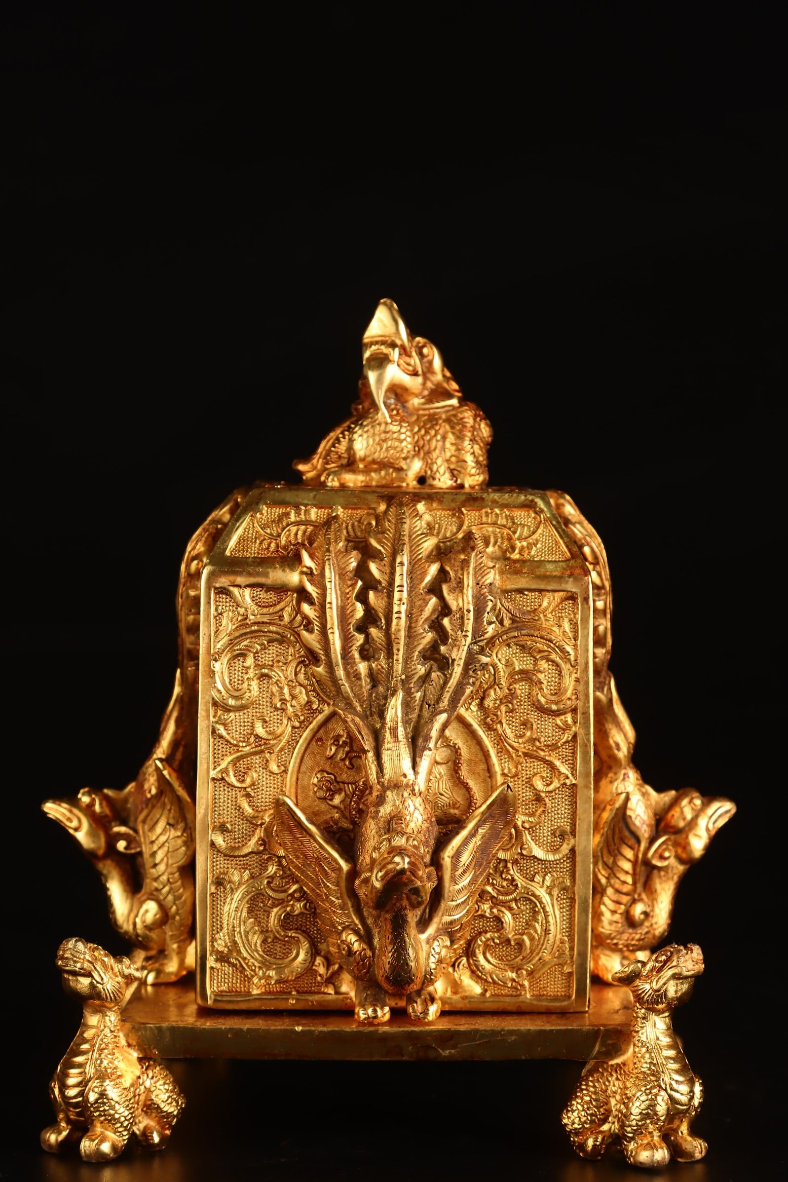 A Rare Gilt Bronze Phoenix Pattern Seal (1 of 9)