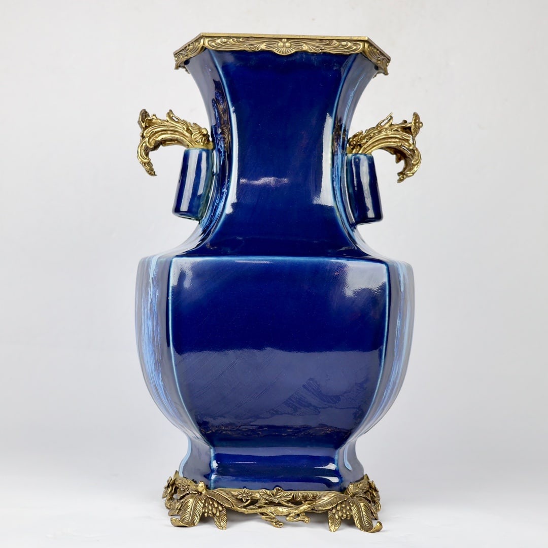 A Exquisite Ji Blue Glazed Inlaid Coppery Double-Ears Vase  (1 of 9)