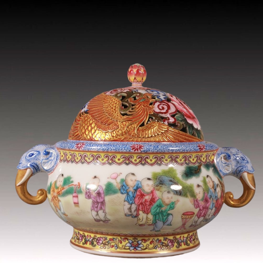 An Exquisite Enamel Character and Story Pattern Elephant-Ears Vase (1 of 8)