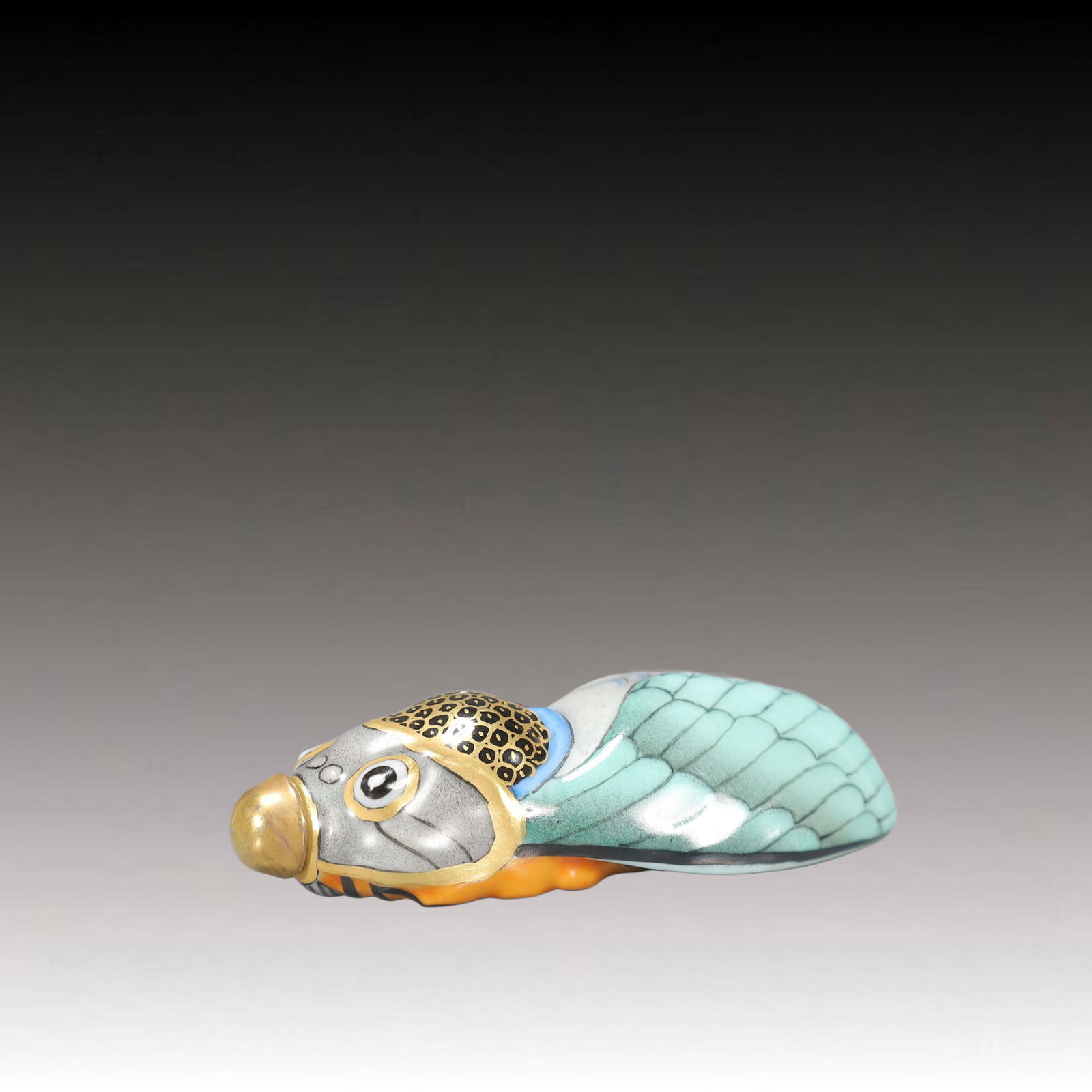 An Exquisite Famille-rose Cicada Snuff Bottle (1 of 5)