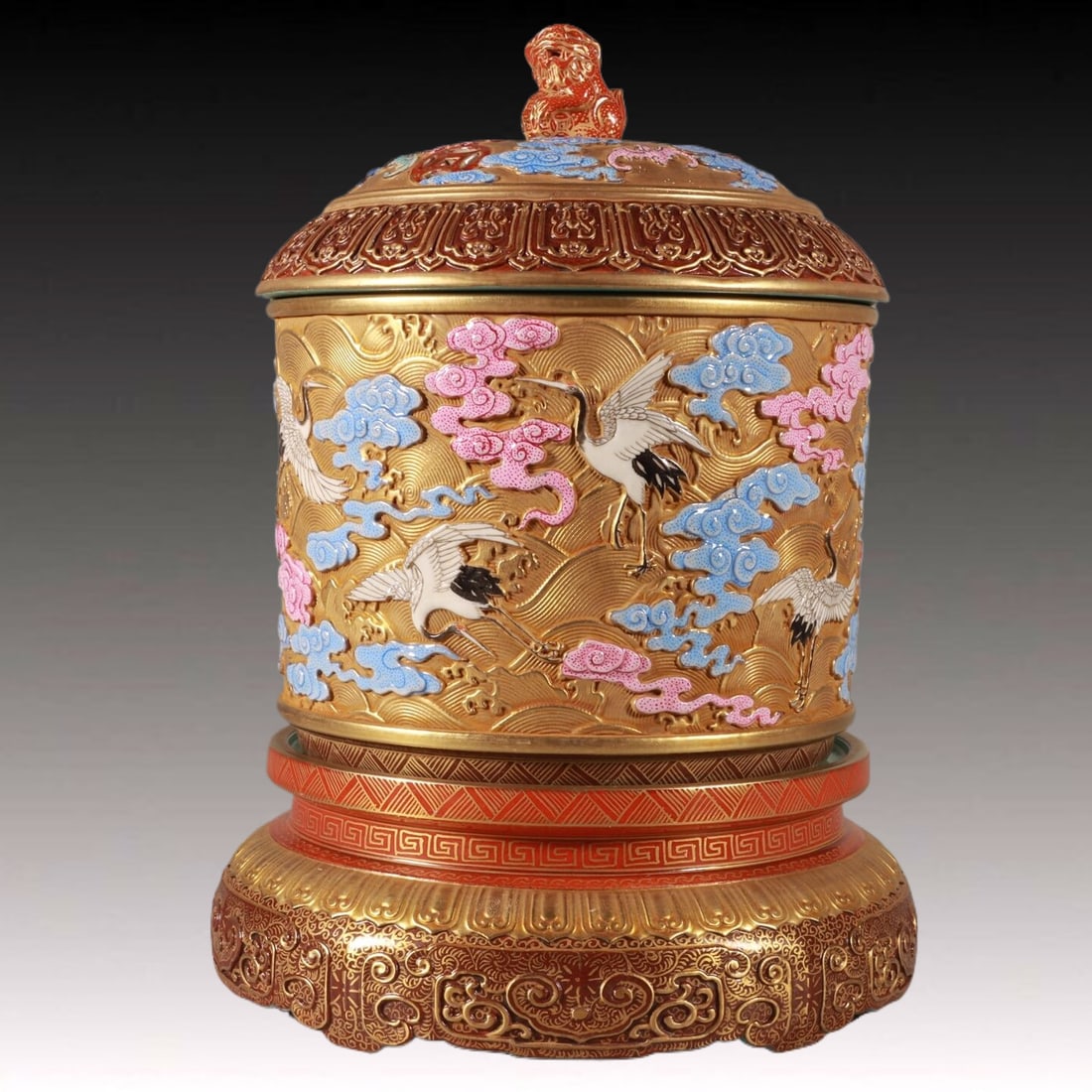 An Exquisite Enamel Gold-Ground Carved Auspicious Cloud and Crane Pattern Cover Box (1 of 8)