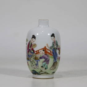An Exquisite Famille-Rose Character and Story Pattern Snuff Bottle (1 of 9)