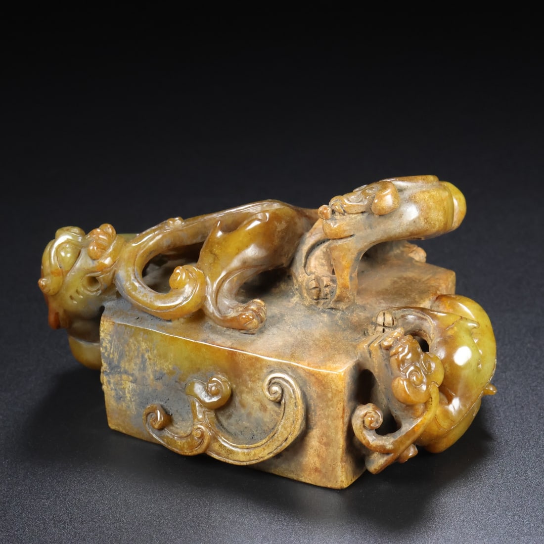A Rare Gaogu Jade Chi-Dragon Pattern Seal (1 of 9)