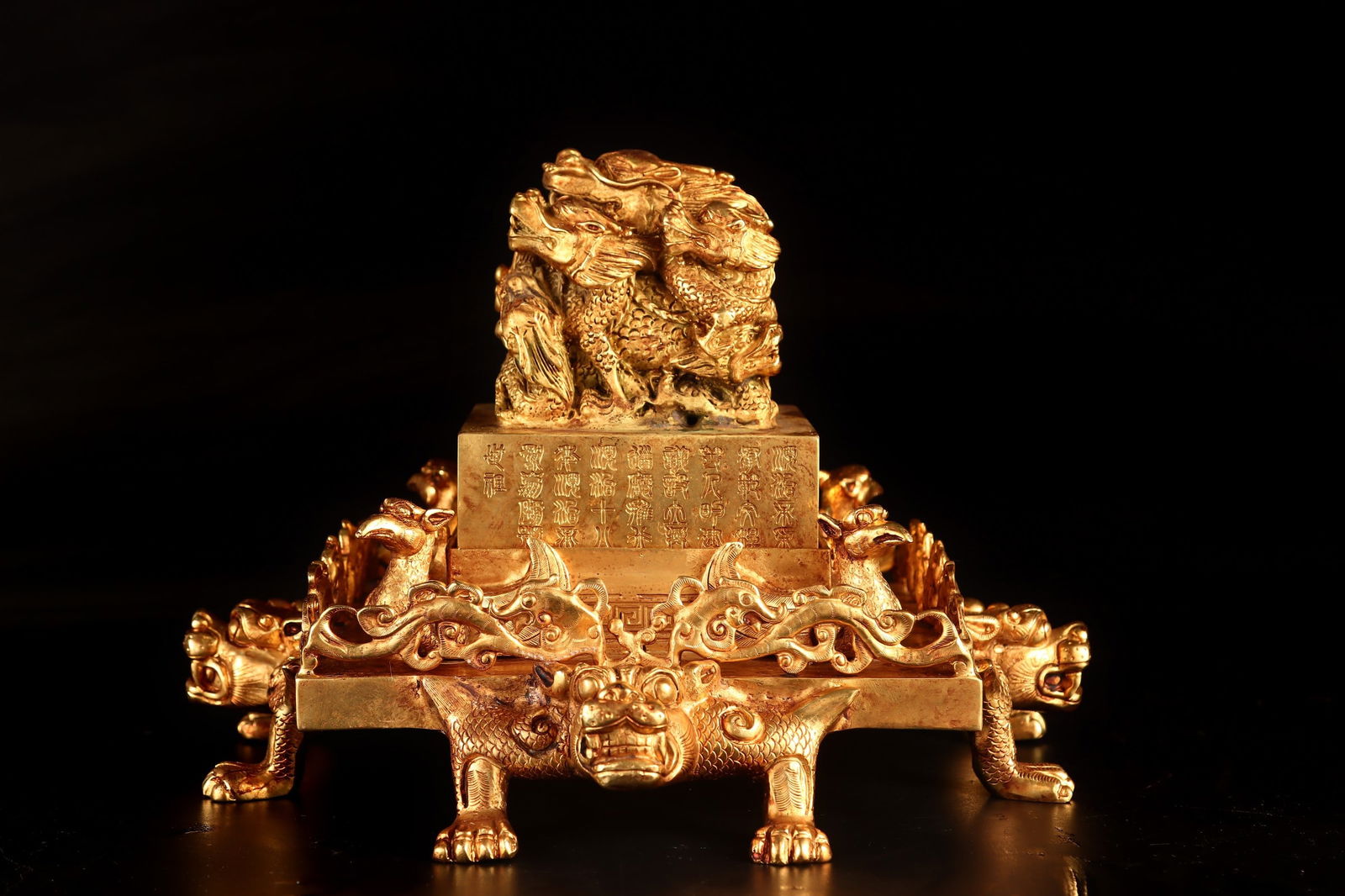 A Set of Rare Gilt Bronze Dragon Pattern Seal,with poem (1 of 9)