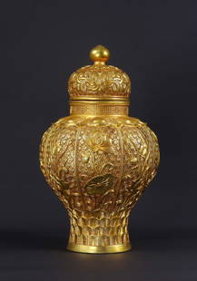 A Exquisite Gilt Bronze Flower Pattern Jar : A Exquisite Gilt Bronze Flower Pattern Jar Qing Dynasty, China Qianlong Four-character Mark Size:18cmx9cm