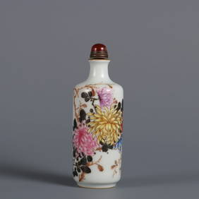 A Exquisite Famille-Rose Flower Pattern with poem Snuff Bottle (1 of 8)