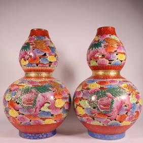 A Exquisite Enamel Outline in gold Auspicious Beast Pattern Gourd-Shaped Vase (1 of 9)