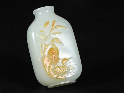 A Exquisite White Jade Flower and Bird Pattern Snuff Bottle : A Exquisite White Jade Flower and Bird Pattern Snuff Bottle Qing Dynasty, China Size:3.8cmx2cmx6.4cm Weight:57g&#30333;&#29577;&#8220;&#19968;&#36335;&#36830;&#31185;&#8221;&#40763;&#28895;&#22774; &#