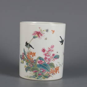 A Exquisite Famille-Rose Flower and Bird Pattern Figures Pattern Brush Pot (1 of 9)