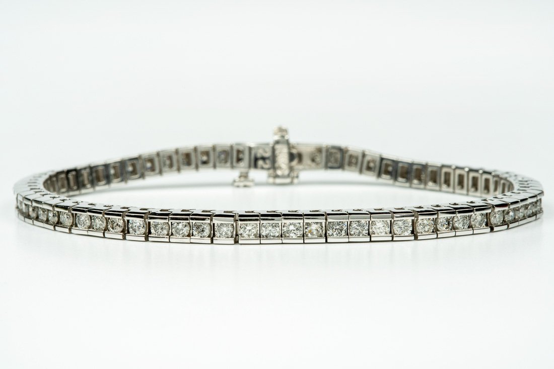 LADIES 3.5 CARAT DIAMOND TENNIS BRACELET (1 of 5)