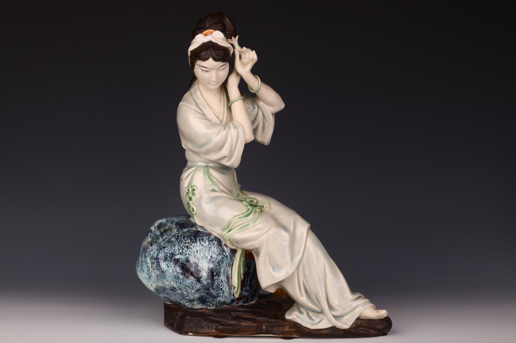 Shiwan-ware Multicolor Porcelain Statuette of Xi Shi, Zhuang Jia Seal, 20th Century (1 of 8)