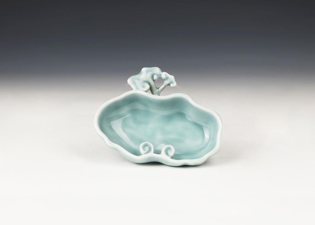 Clair-de-lune Blue Lingzhi Shaped Brush Washer - bixi: China, Republican Period, early 20th centuryDimensions: 5.2" (13.4 cm) WShaped as a large lingzhi sacred fungus with smaller fungus braching from the bottom, the bowl shallow and the whole glazed clai