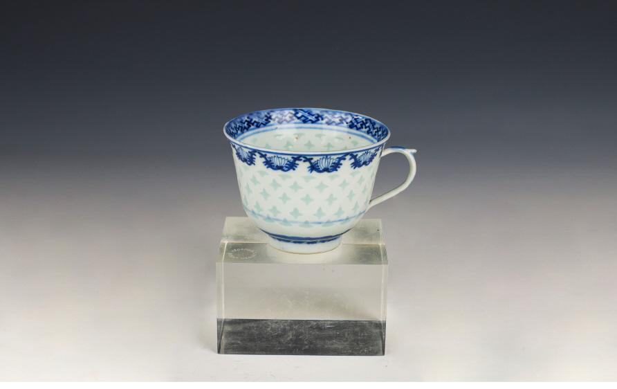 Blue White Incised Stars Cup (1 of 10)