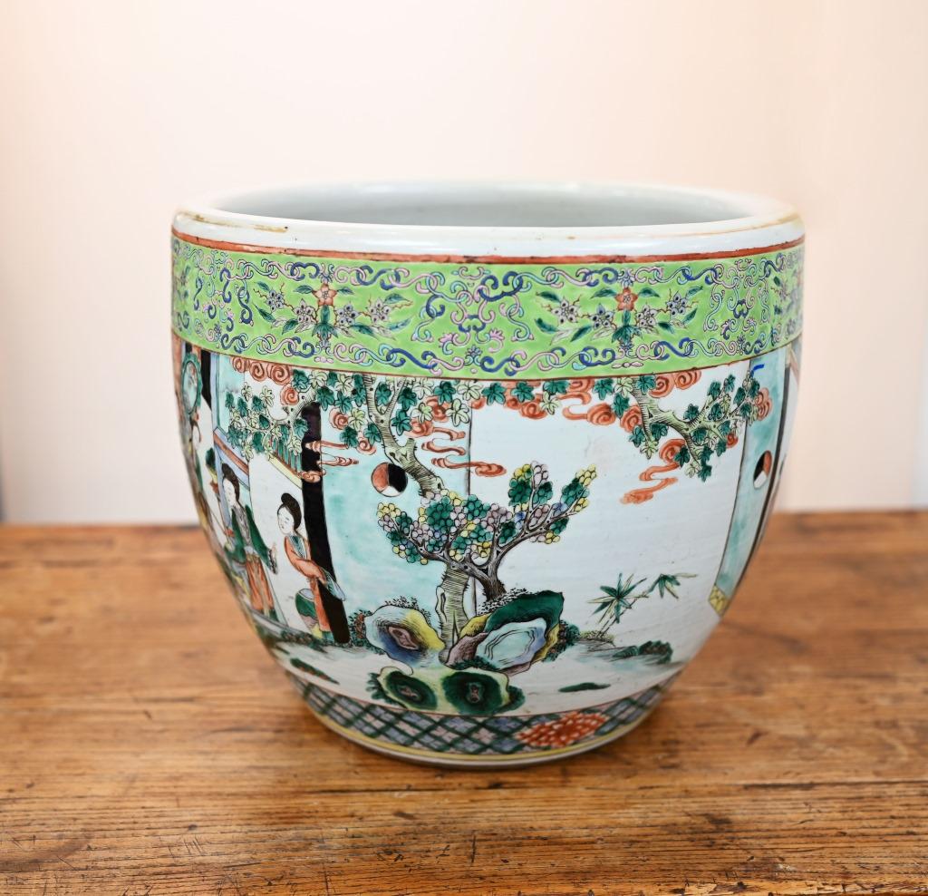 Famille Verte Figural Fish Bowl, 18-19th Century (1 of 10)